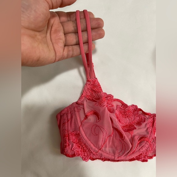 Victoria’s Secrete Pink Lace Underwired Unlined Bra Size 34C - Picture 4 of 8